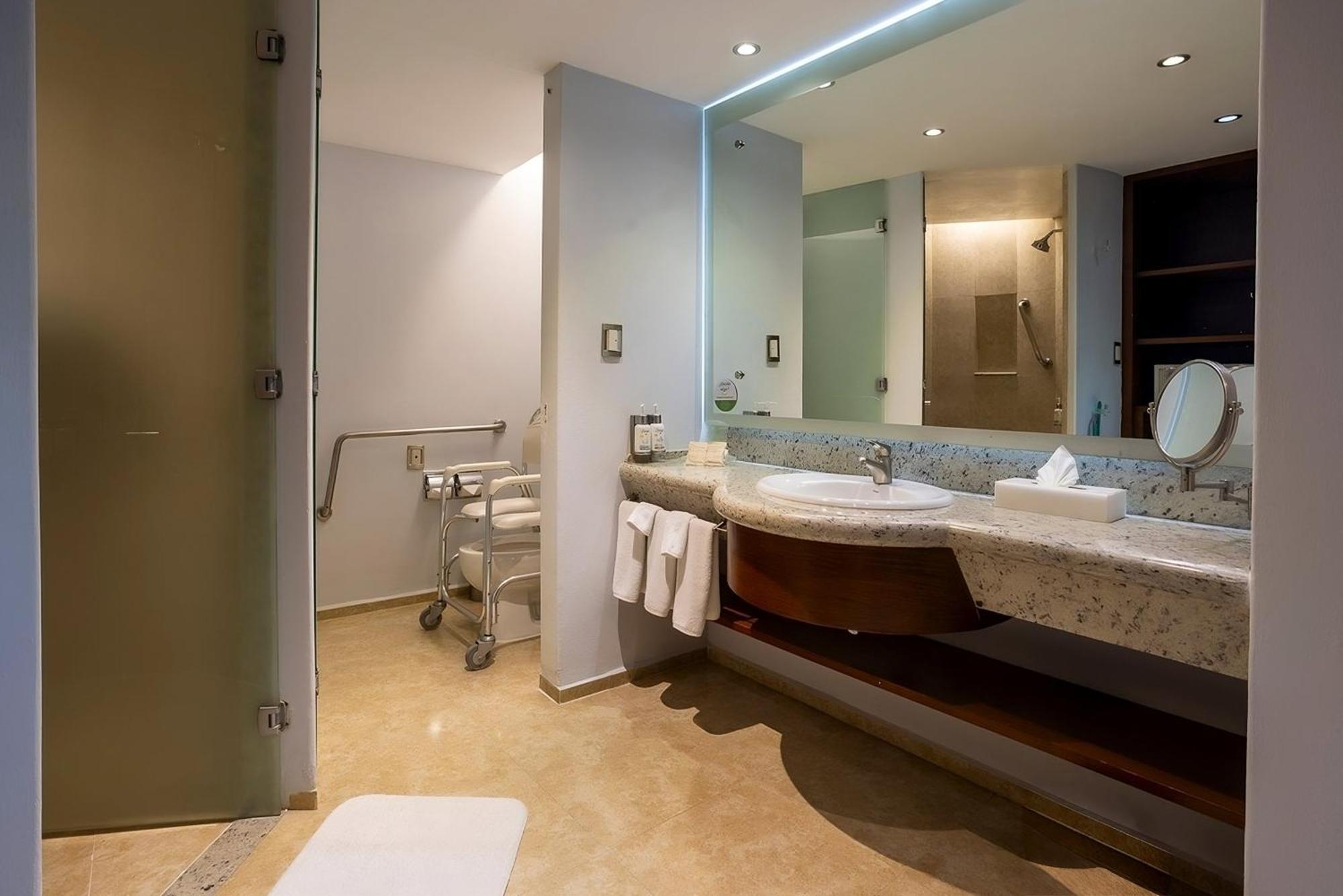 Holiday Inn Puebla Finsa By Ihg Eksteriør billede